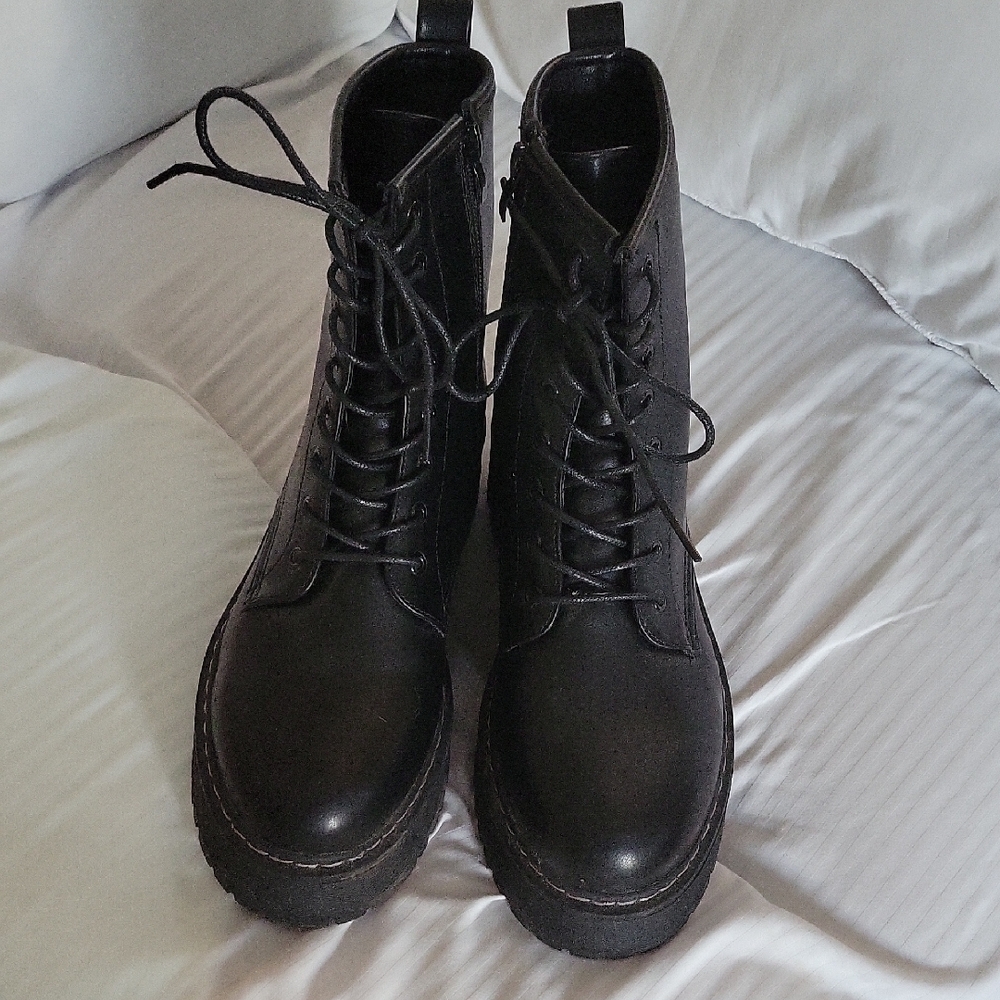Steve Madden Betty Black Combat Boots